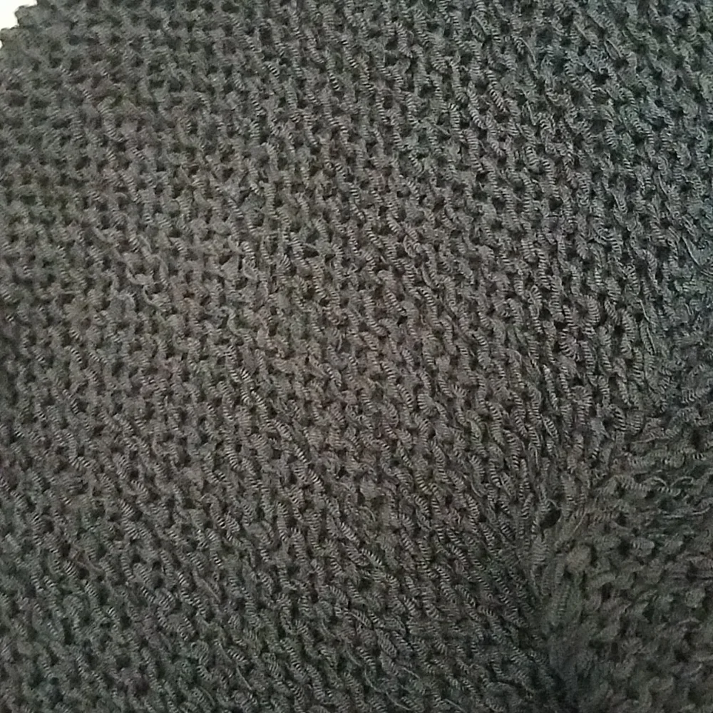 Women's Black loose woven crew neck sweater style & Company size medium - Picture 3 of 3